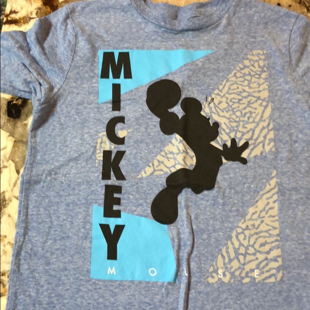 Disney Mickey Mouse tee. Youth size med